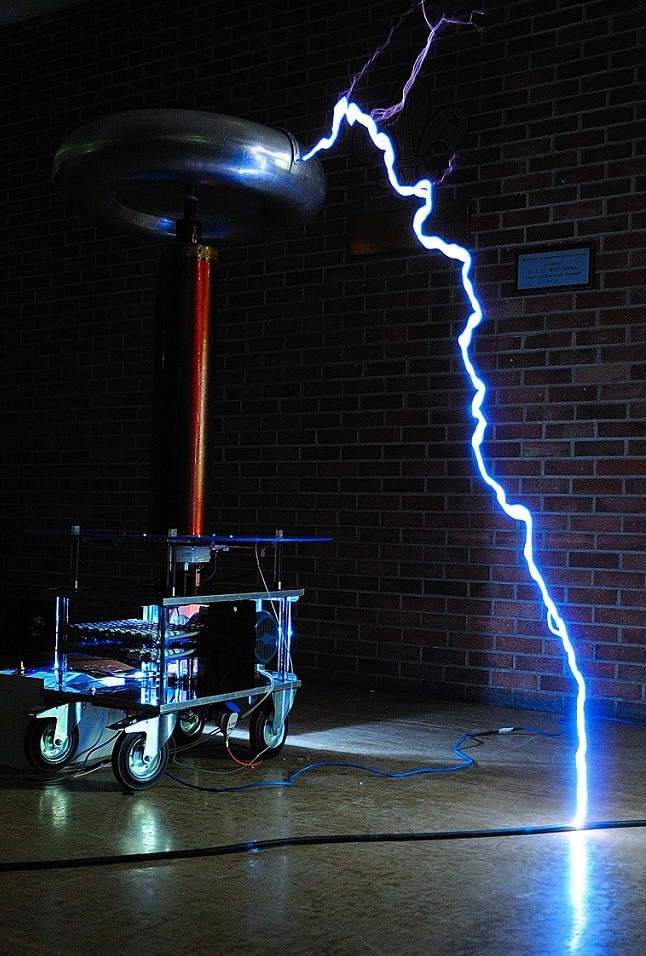 big powerfull tesla coil strikes floor