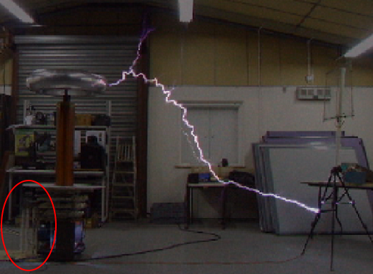 Tesla coil capacitor 10 foot strike